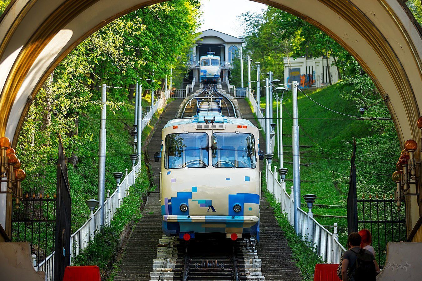 Київ вперше за 37 років купить нові кабіни для фунікулера Київ вперше за 37 років купить нові кабіни для фунікулера