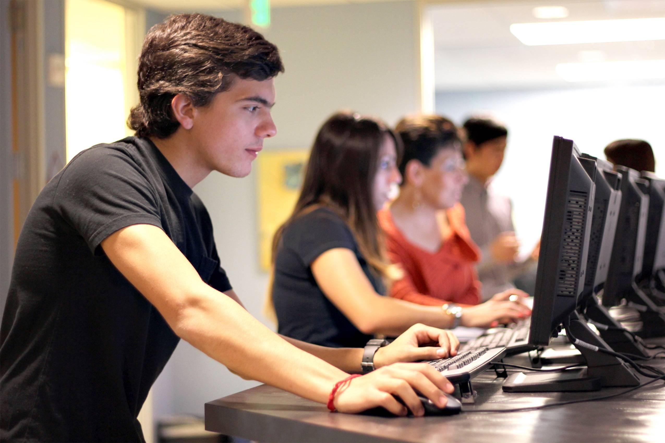 МОН будет проверять трудоустройство выпускников университетов МОН будет проверять трудоустройство выпускников университетов