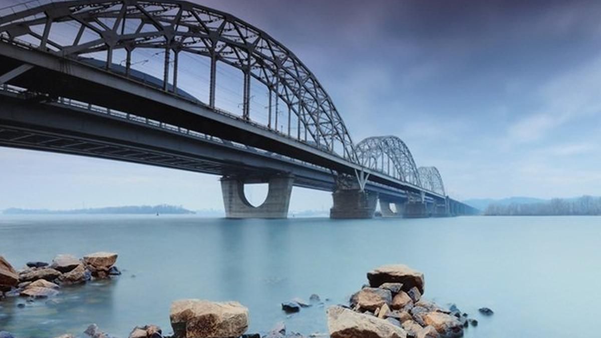 Дарницький міст у Києві добудують вже у 2021 році: підписали документ