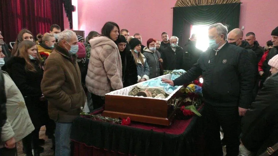 церемонія прощання з загиблим військовим сергієм моїсєєнком церемонія прощання з загиблим військовим сергієм моїсєєнком