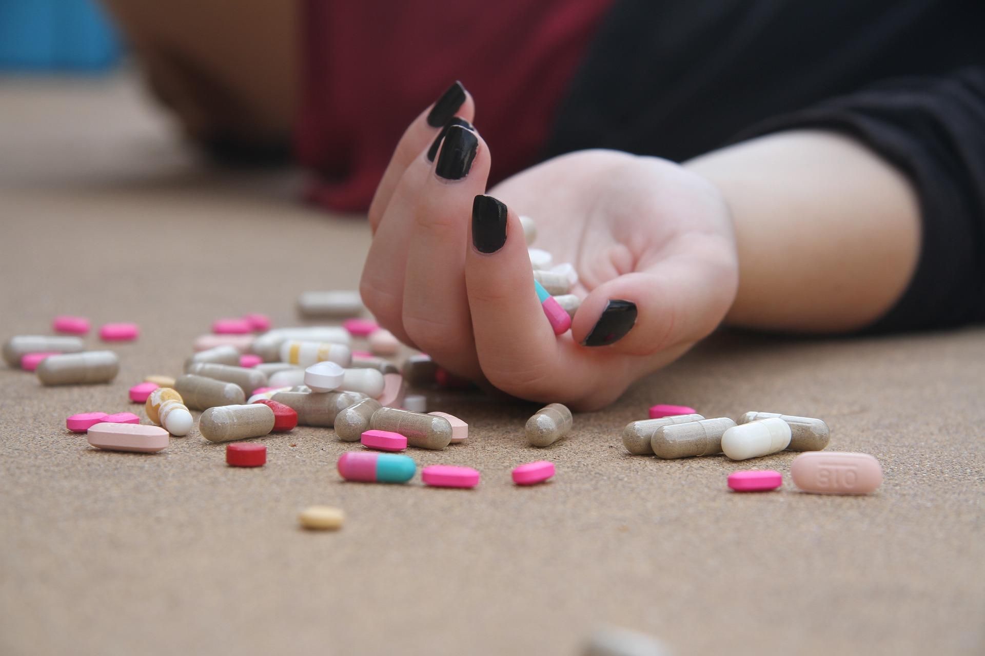 В Раде хотят запретить продажу лекарств детям до 14 лет