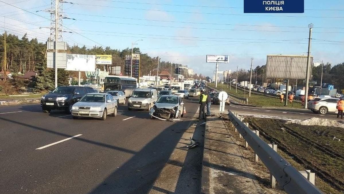 У Києві на Окружній через зухвале порушення сталася жорстка аварія