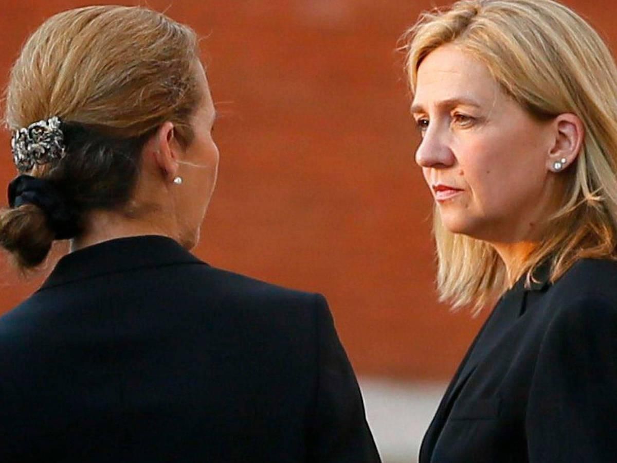 В Испании скандал: сестры короля вакцинировались вне очереди в ОАЭ В Испании скандал: сестры короля вакцинировались вне очереди в ОАЭ