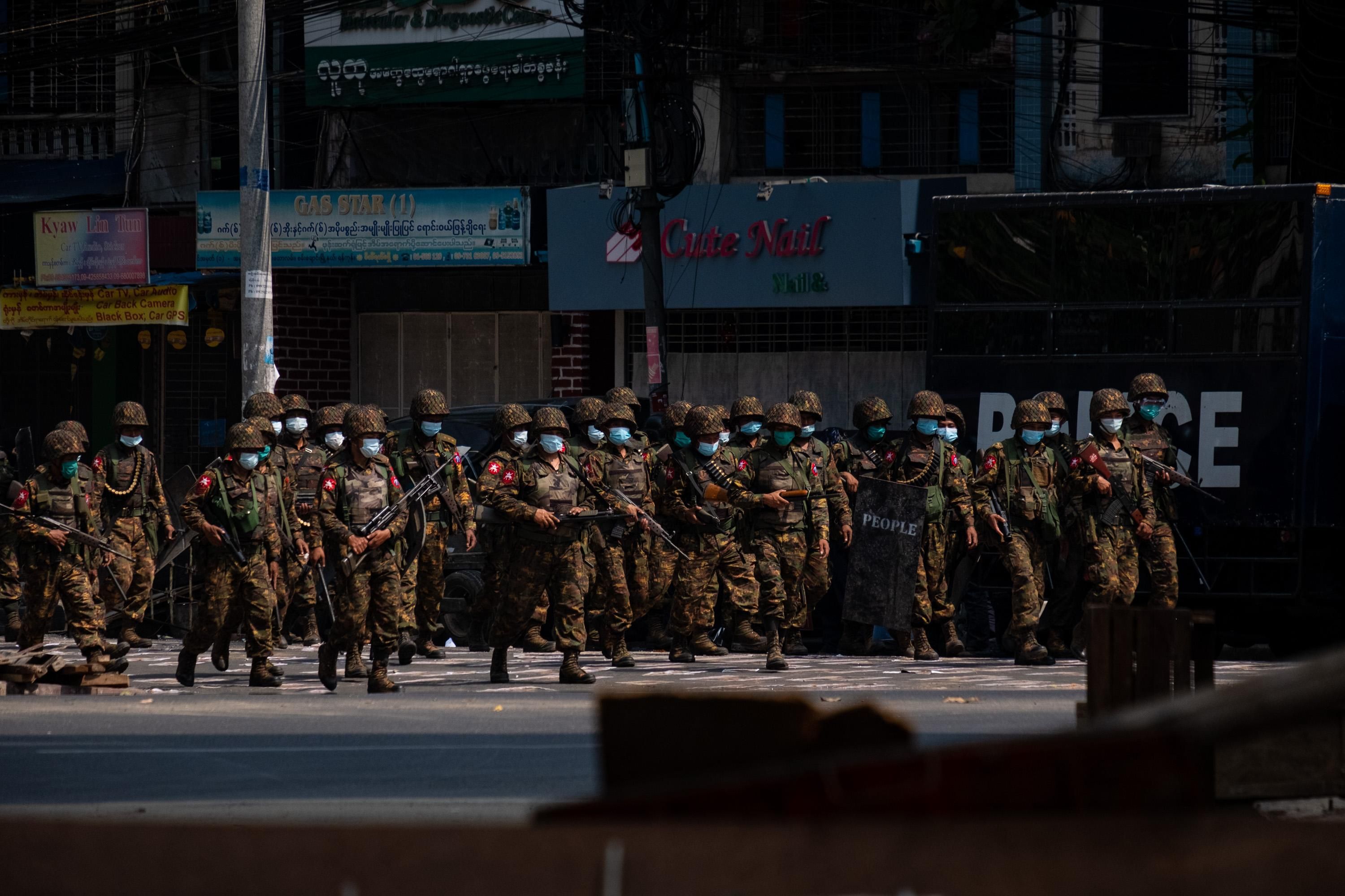 ЕС отреагировал на военные репрессии в Мьянме ЕС отреагировал на военные репрессии в Мьянме