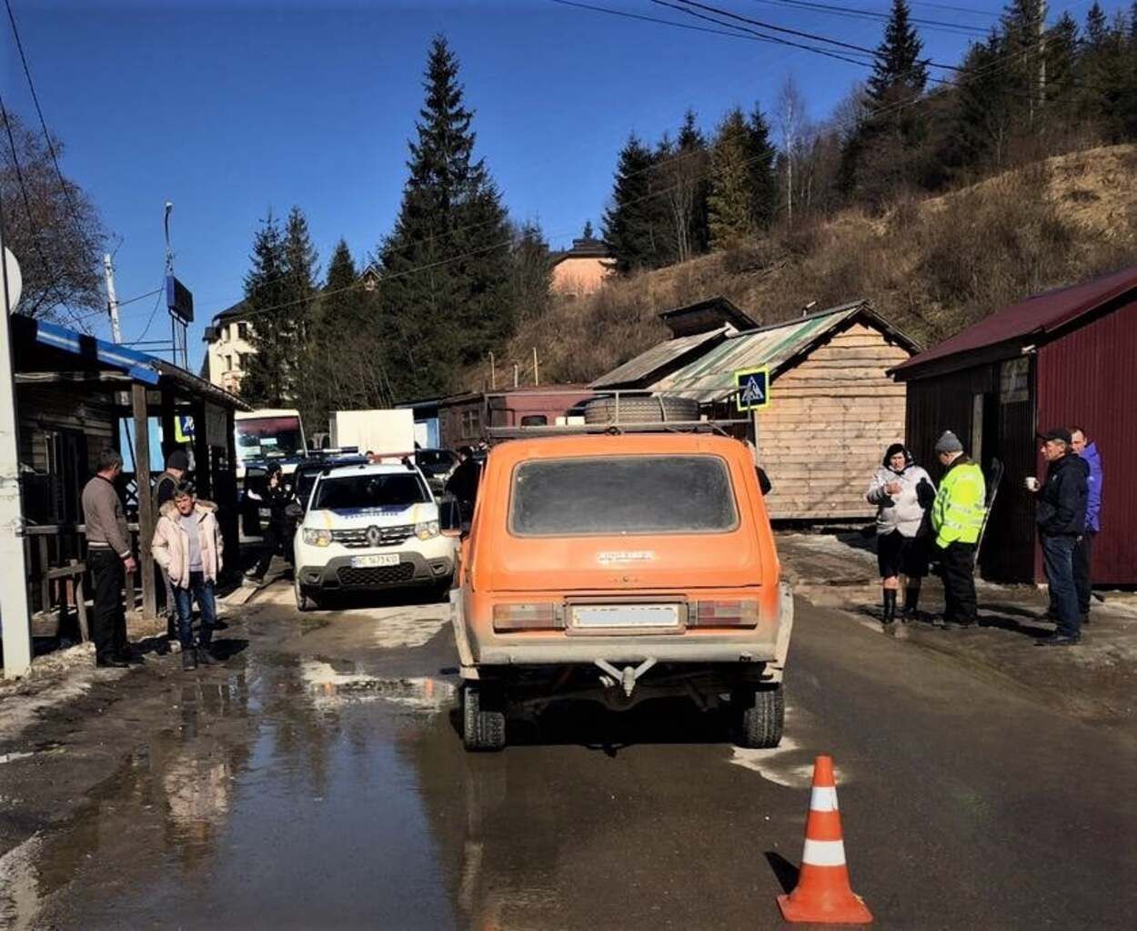 На Львівщині водій Ниви збив односельця: чоловік у лікарні – фото