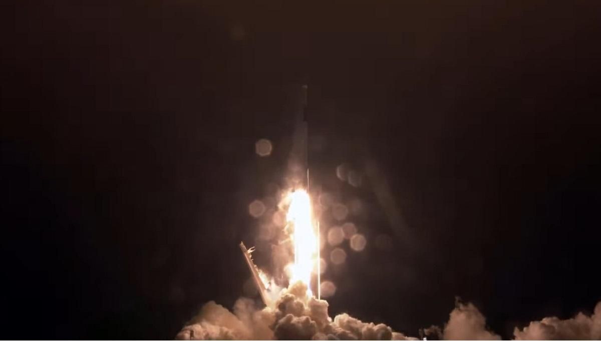 SpaceX успешно запустила Falcon 9 со спутниками Starlink: видео