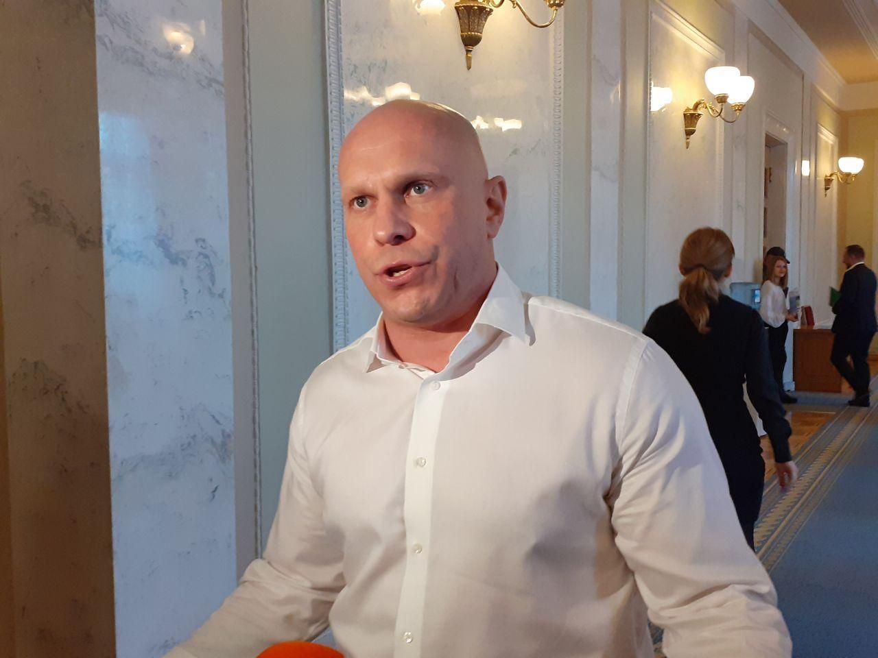 Комитет Рады решил не наказывать Киву, который обругал журналиста Комитет Рады решил не наказывать Киву, который обругал журналиста