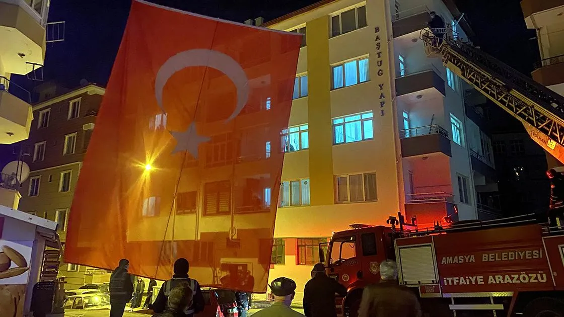 Прапори повісили на вулицях, де жили загиблі військові Прапори повісили на вулицях, де жили загиблі військові