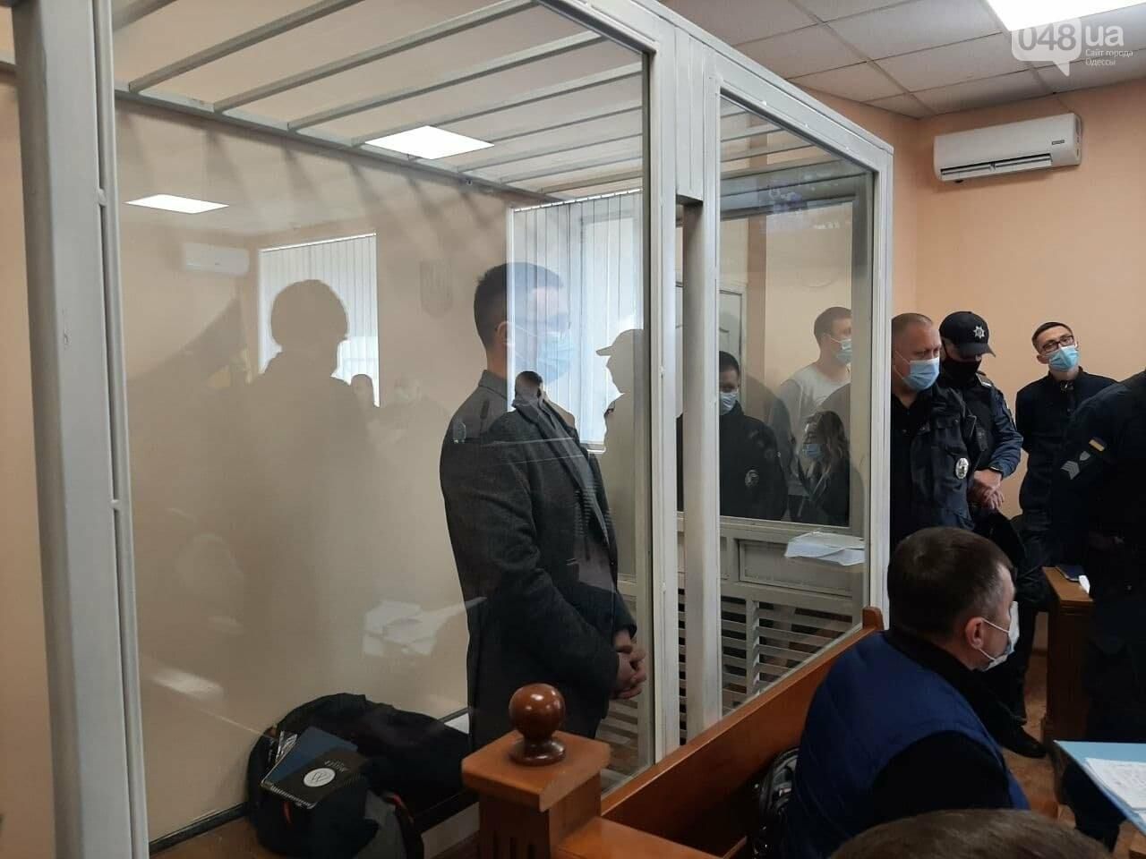 Справа про самозахист: Стерненка 05.03.2021 привезли до суду в Одесі Справа про самозахист: Стерненка 05.03.2021 привезли до суду в Одесі