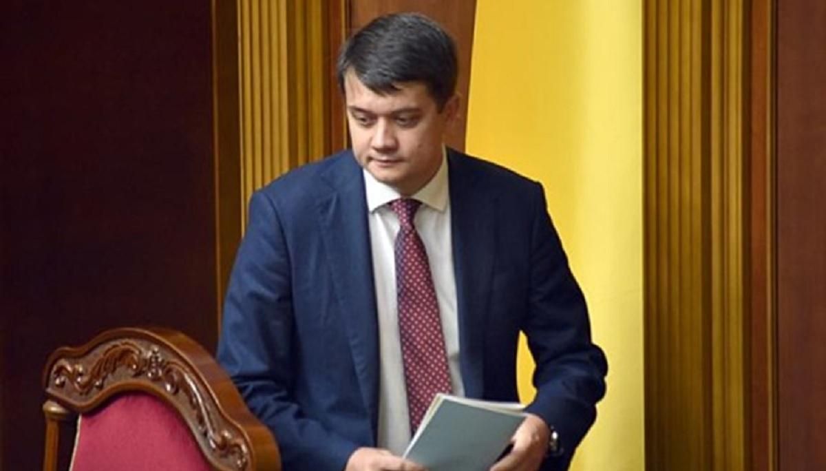 Разумков посилив свою команду главами комітетів, міністром Криклієм і мером Кличко, – блогер Разумков посилив свою команду главами комітетів, міністром Криклієм і мером Кличко, – блогер