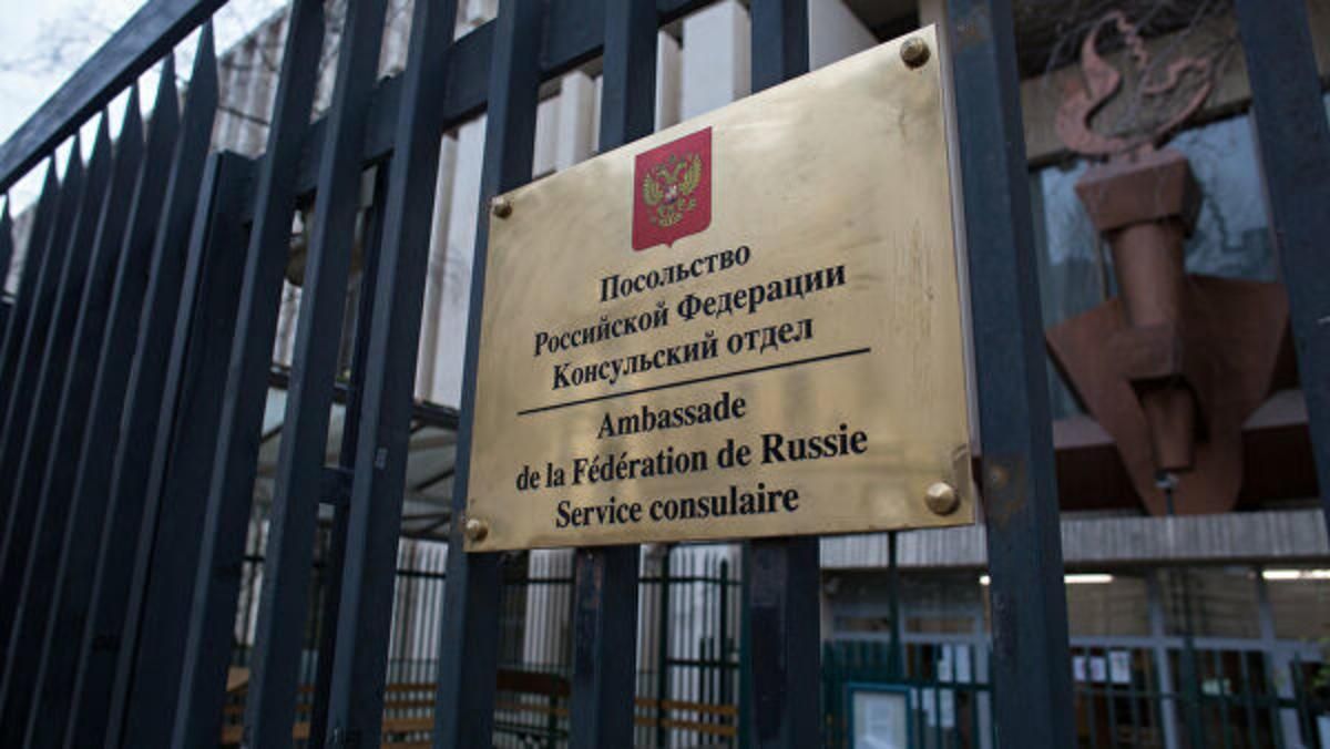 Франция и Россия обменялись высылками дипломатов из-за шпионажа