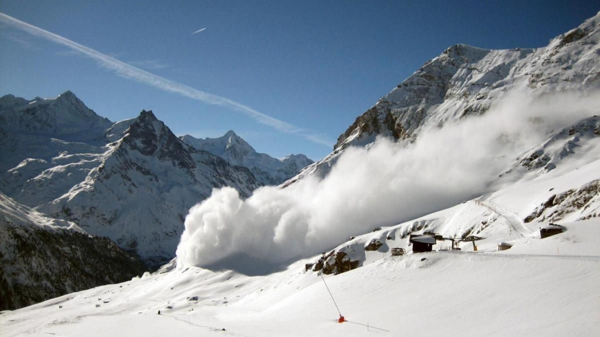 У Карпатах оголосили загрозу сходження лавин У Карпатах оголосили загрозу сходження лавин