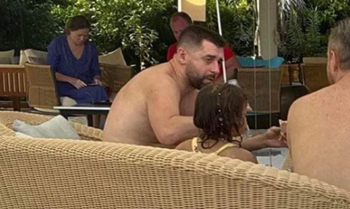 Арахамія відпочиває на Мальдівах в дорогому готелі Арахамія відпочиває на Мальдівах в дорогому готелі