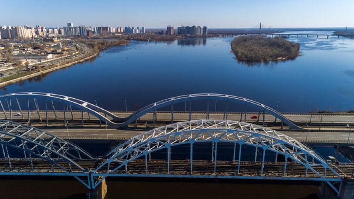 У КМДА кажуть, що Дарницький міст не добудують у 2021