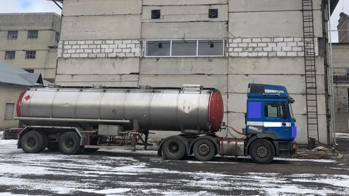 На Рівненщині ДФС викрила масштабне виробництво незаконного спирту На Рівненщині ДФС викрила масштабне виробництво незаконного спирту