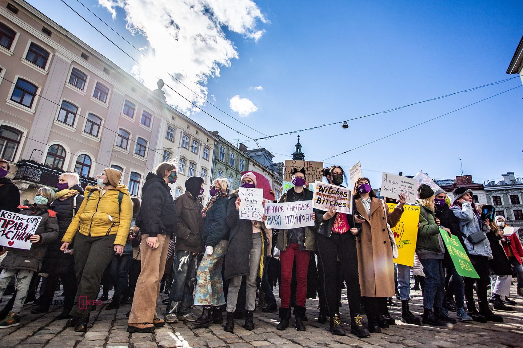 Як у різних містах України минули марші за права жінок