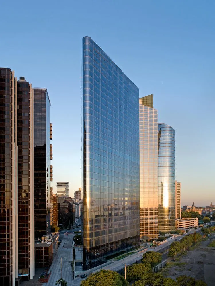 Тонка вежа / Фото Archdaily Тонка вежа / Фото Archdaily