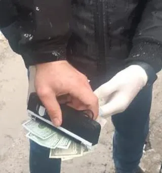 У Дрогобичі на хабарі затримали посадовця міськради: фото
