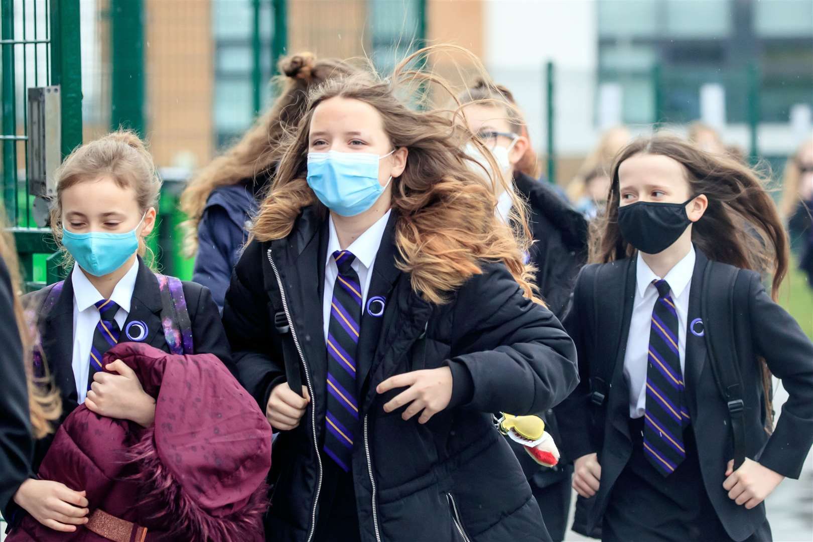 У Британії учні повертаються до школи після карантину: завдяки чому