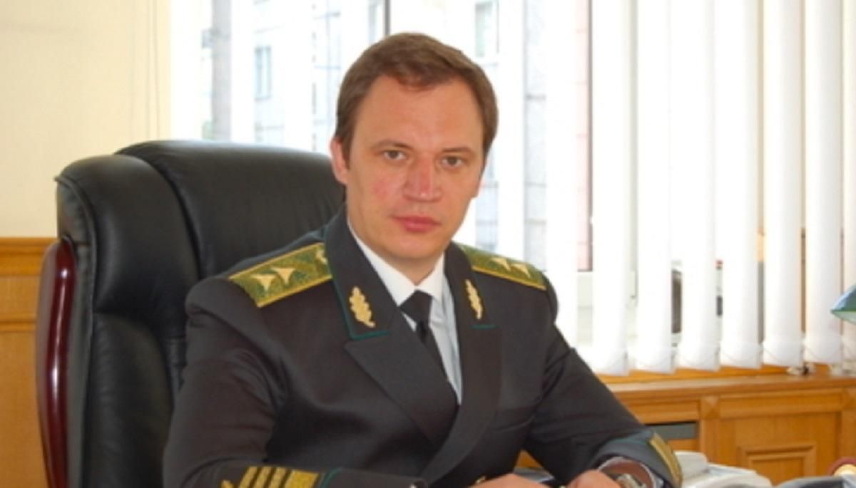 Скандальный экс-чиновник, причастный к добыче янтаря, планирует восстановиться в должности Скандальный экс-чиновник, причастный к добыче янтаря, планирует восстановиться в должности