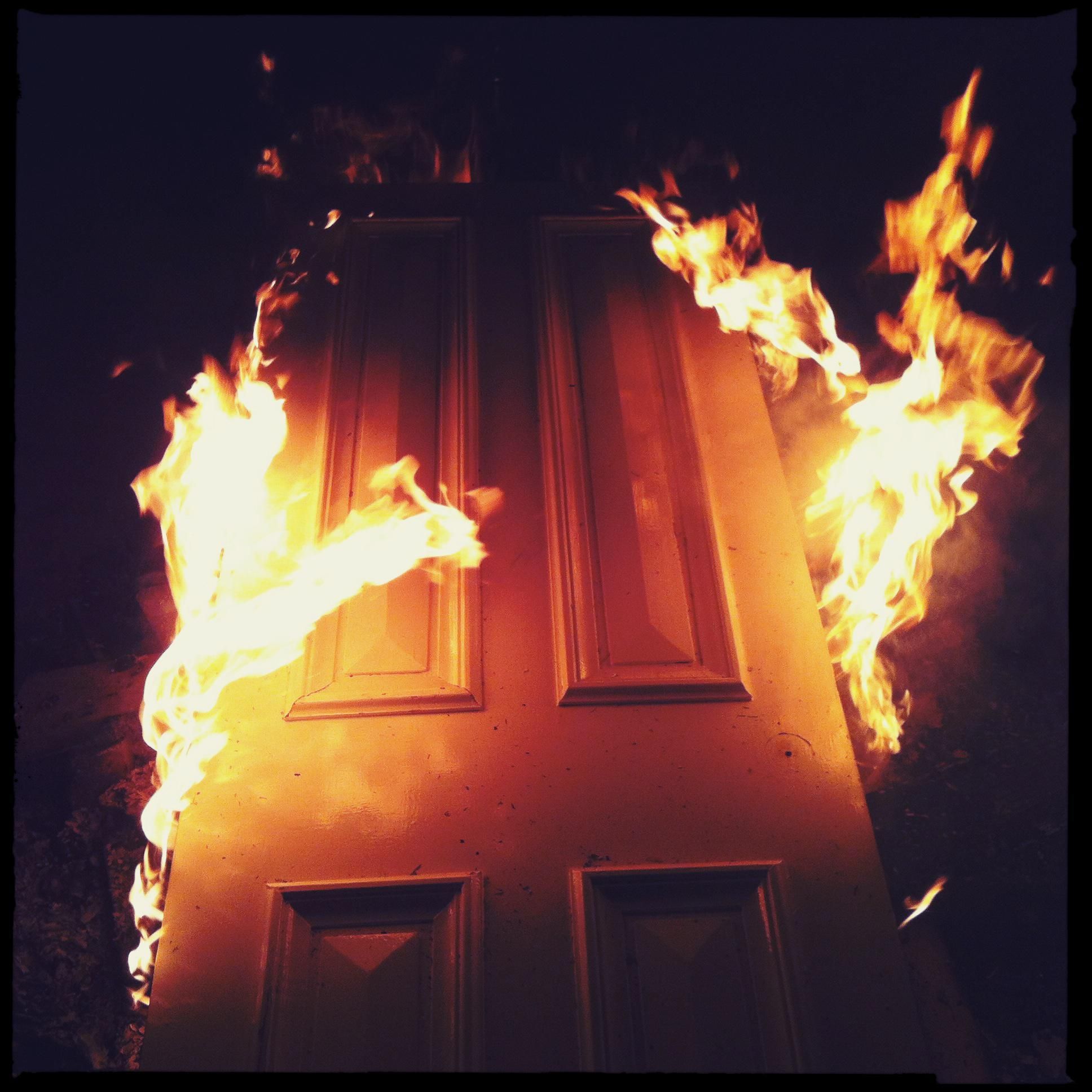 В Одесі підпалили двері Пенсійного фонду: деталі