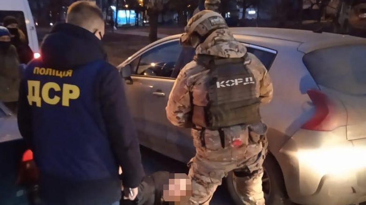 На Харьковщине за вымогательство задержали известных активистов