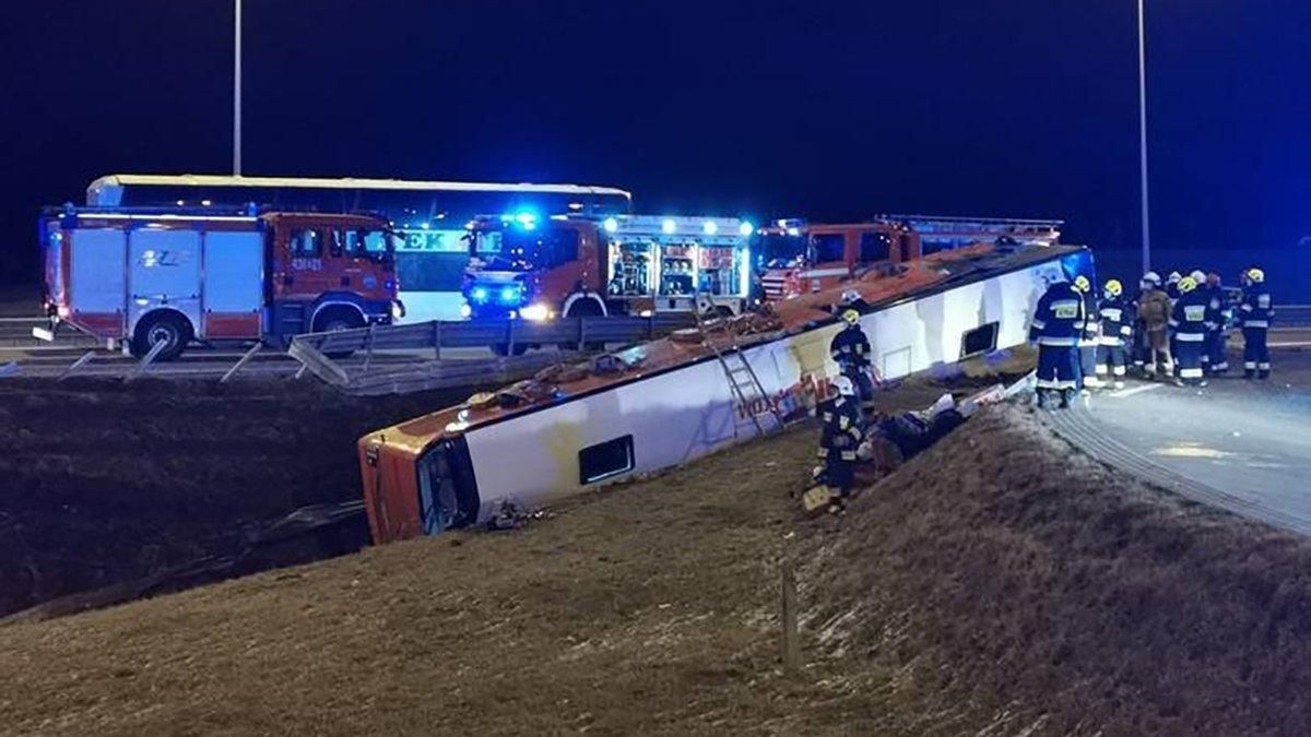 У Польщі почали лікувати постраждалих у ДТП українців без страховки У Польщі почали лікувати постраждалих у ДТП українців без страховки