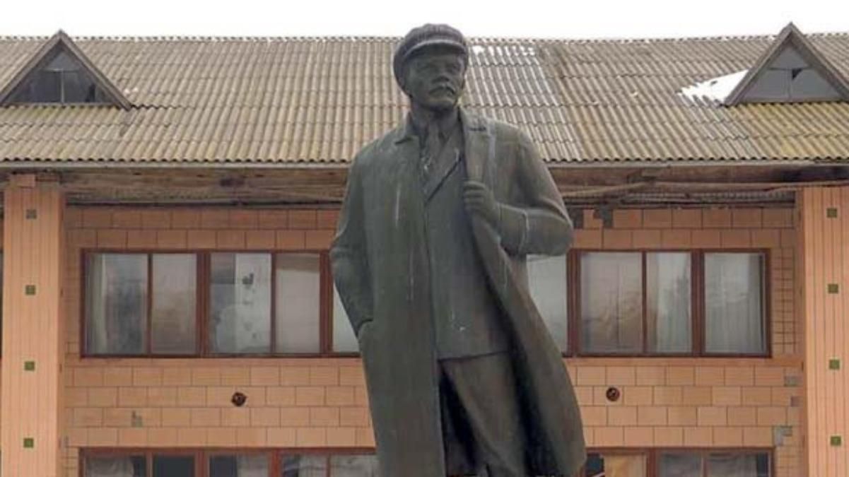 На Миколаївщині таки знесли останній пам'ятник Леніну