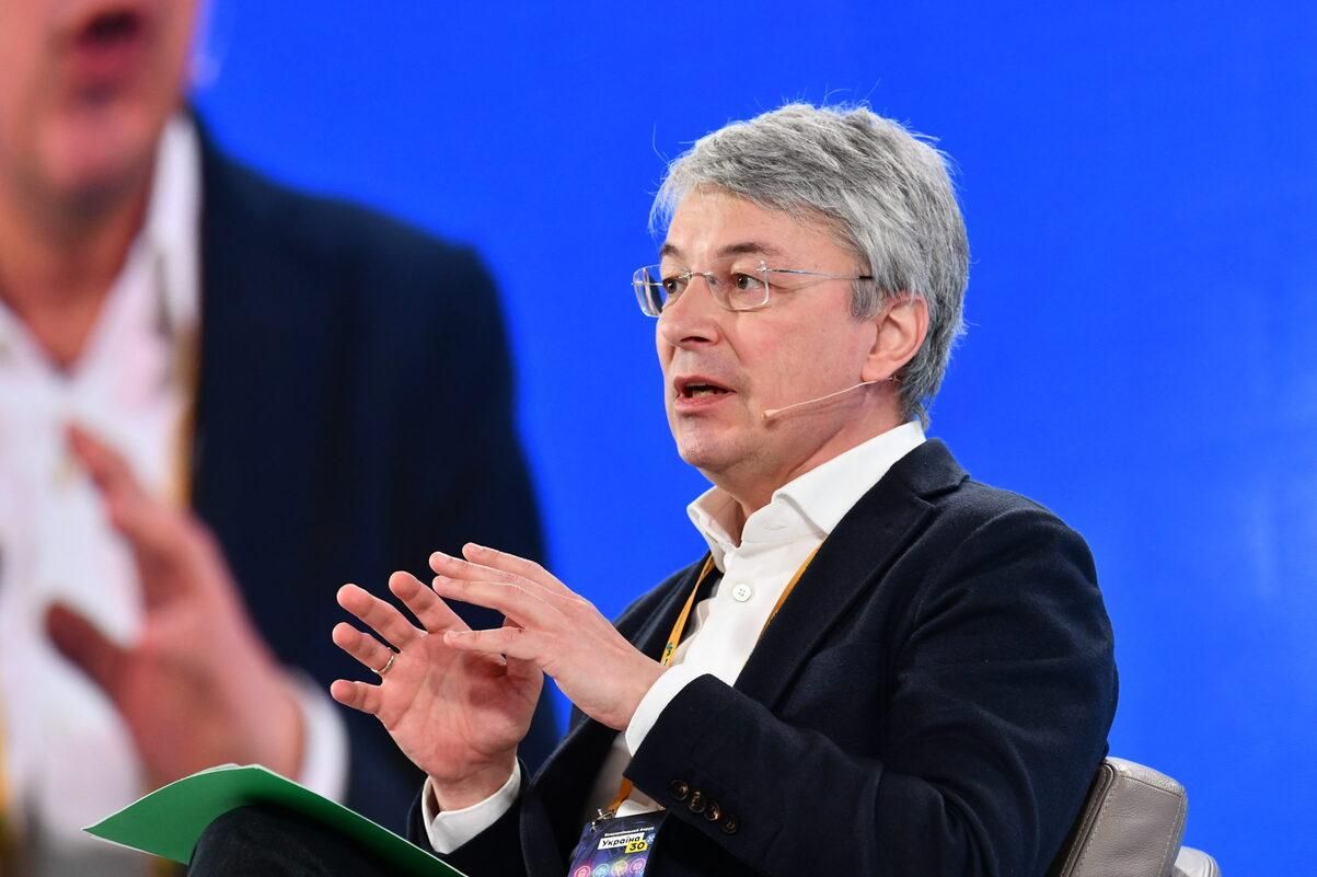 Ткаченко поддерживает отсрочку штрафов за нарушение закона о языке Ткаченко поддерживает отсрочку штрафов за нарушение закона о языке