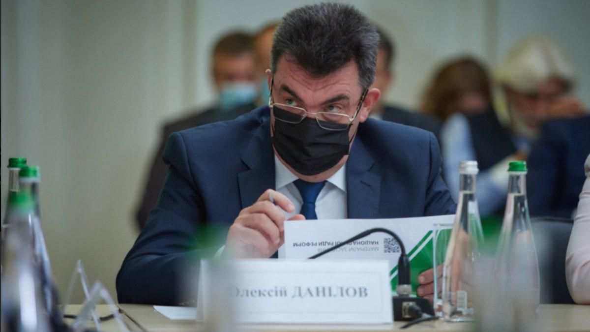 Покарання та оборона: засідання РНБО перенесли, – ЗМІ Покарання та оборона: засідання РНБО перенесли, – ЗМІ