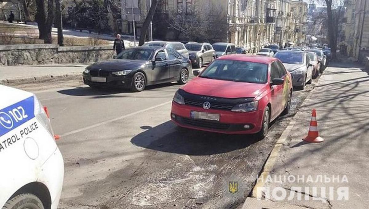 В Киеве задержали водителя, который ударил мужчину ножом