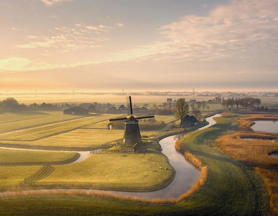 Пілот Boeing 737 робить неймовірні фотографії Нідерландів