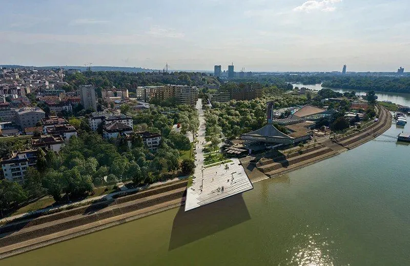 Сцена над річкою / Фото Designboom Сцена над річкою / Фото Designboom