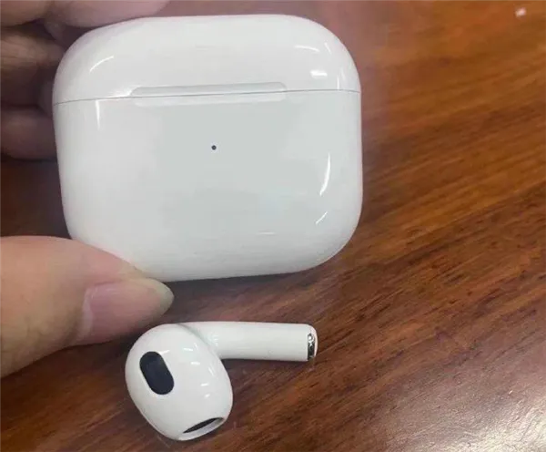 Фото   AirPods 3