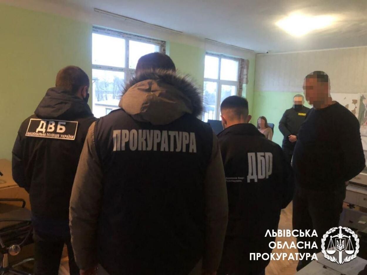 На Львівщині затримали на хабарі директора комунального підприємства: фото