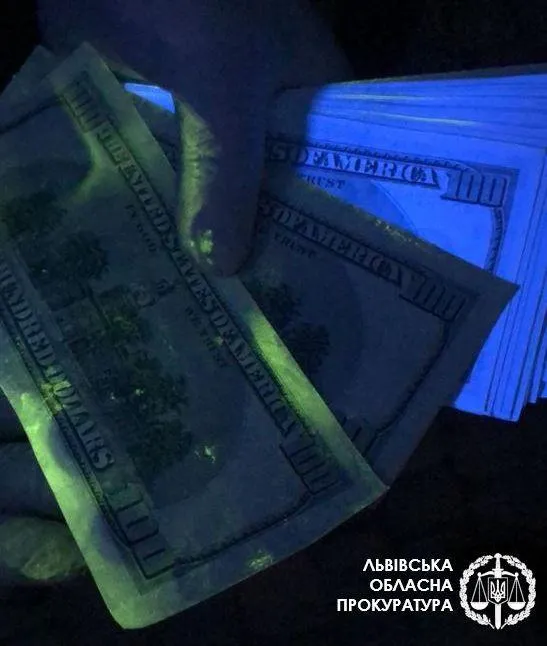 На Львівщині затримали на хабарі директора комунального підприємства: фото На Львівщині затримали на хабарі директора комунального підприємства: фото