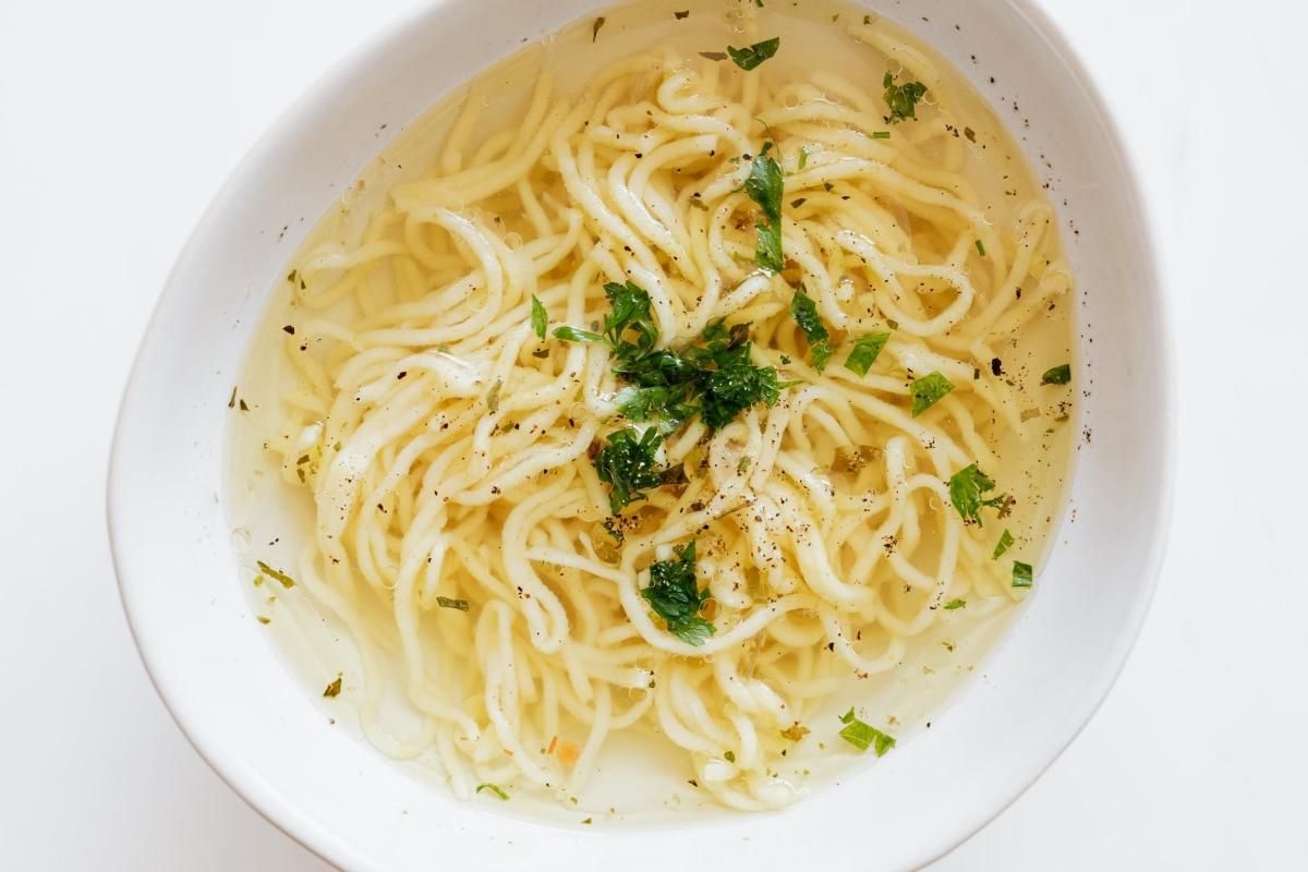 Рецепт куриного бульона с лапшой