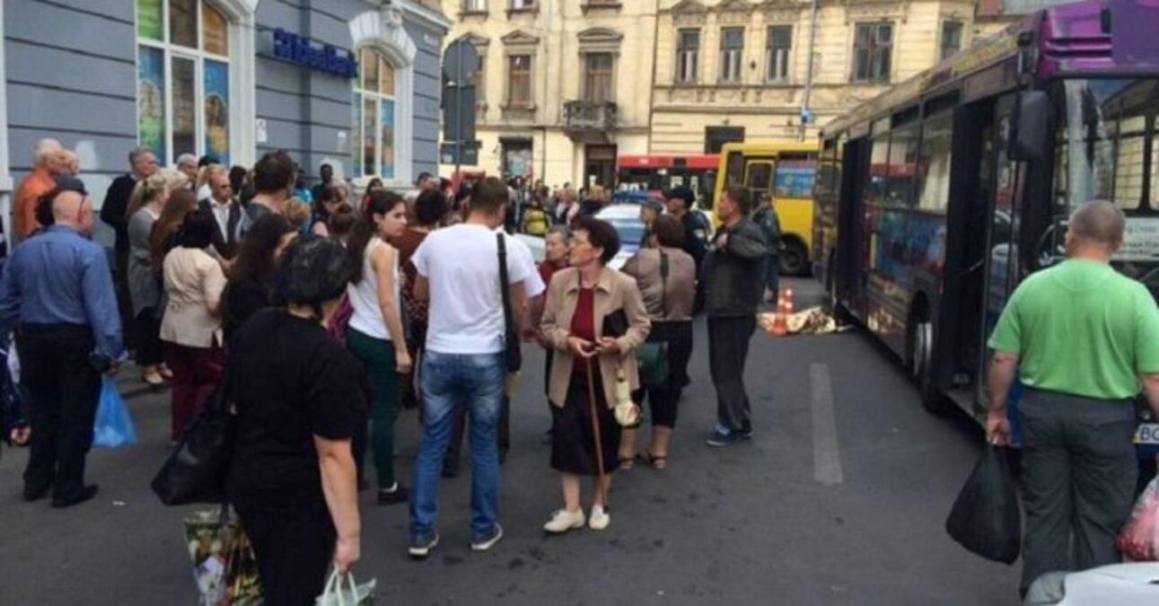 У Львові батьки загиблої у ДТП дівчинки відсудили у перевізника 4,4 мільйона гривень