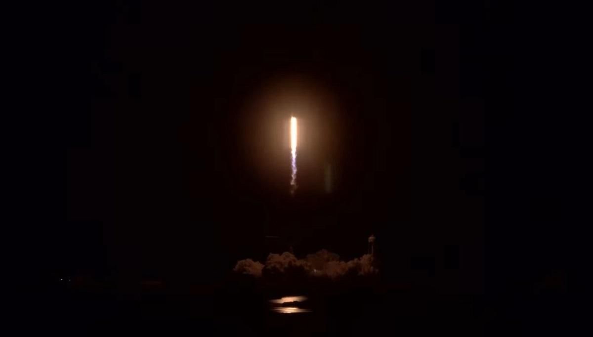 SpaceX успішно запустила ракету Falcon 9: відео