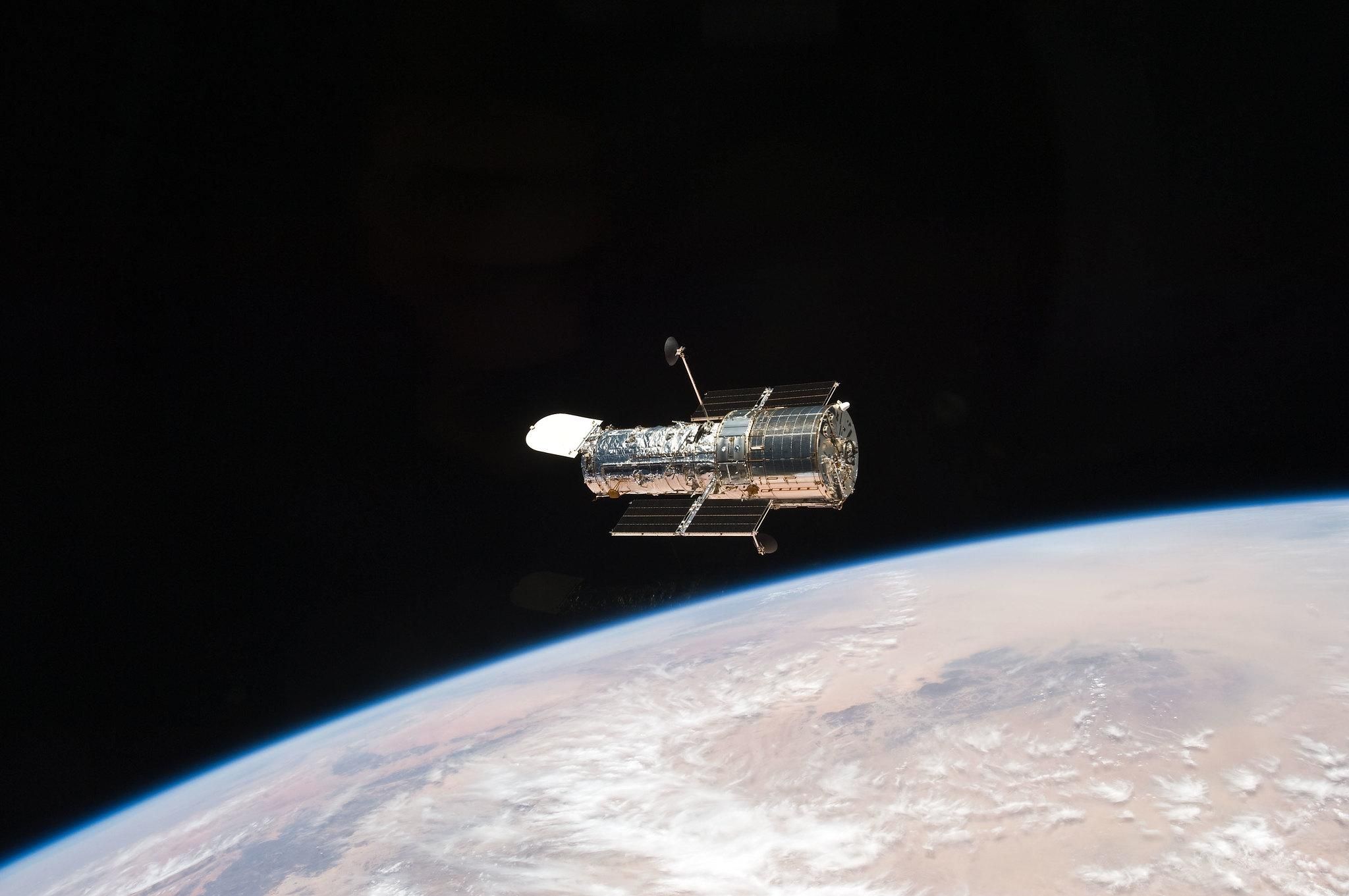Hubble полагодили після програмного збою