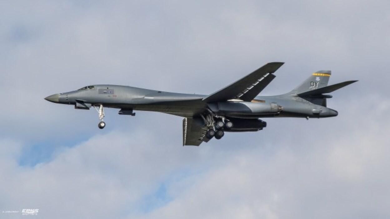 Бомбардувальник США B-1B вперше приземлився в Польщі Бомбардувальник США B-1B вперше приземлився в Польщі