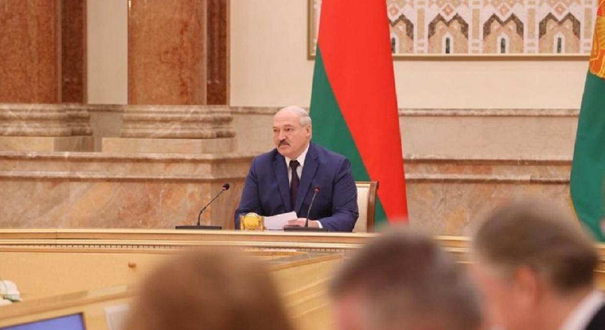 Лукашенко начал работу над новой белорусской конституции