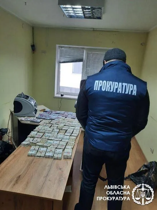 Обіг – 1,7 мільярда гривень: у Львові викрили масштабний конвертаційний центр – фото Обіг – 1,7 мільярда гривень: у Львові викрили масштабний конвертаційний центр – фото