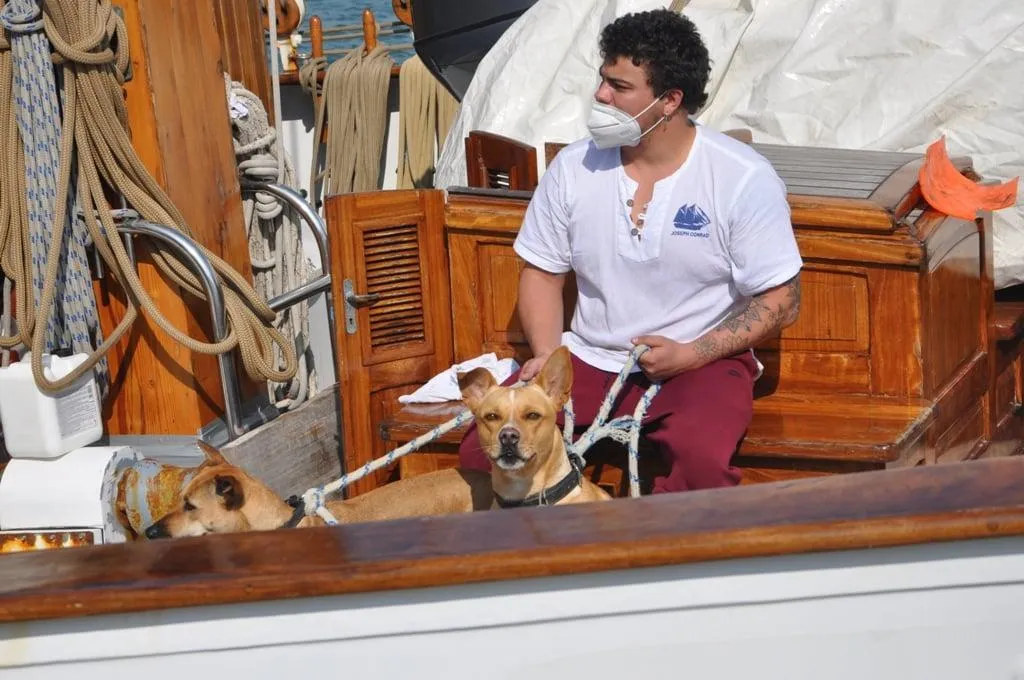 Різні пасажири вітрильника Joseph Conrad Різні пасажири вітрильника Joseph Conrad