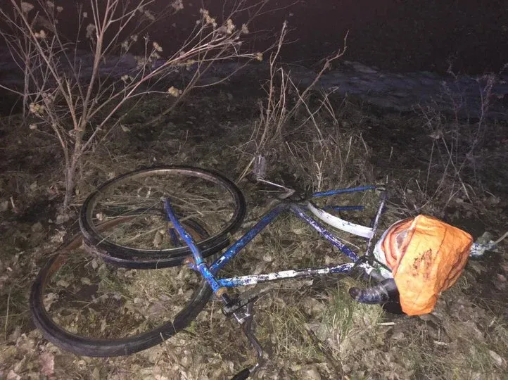На Львівщині п'яний помічник судді збив велосипедиста: фото На Львівщині п'яний помічник судді збив велосипедиста: фото
