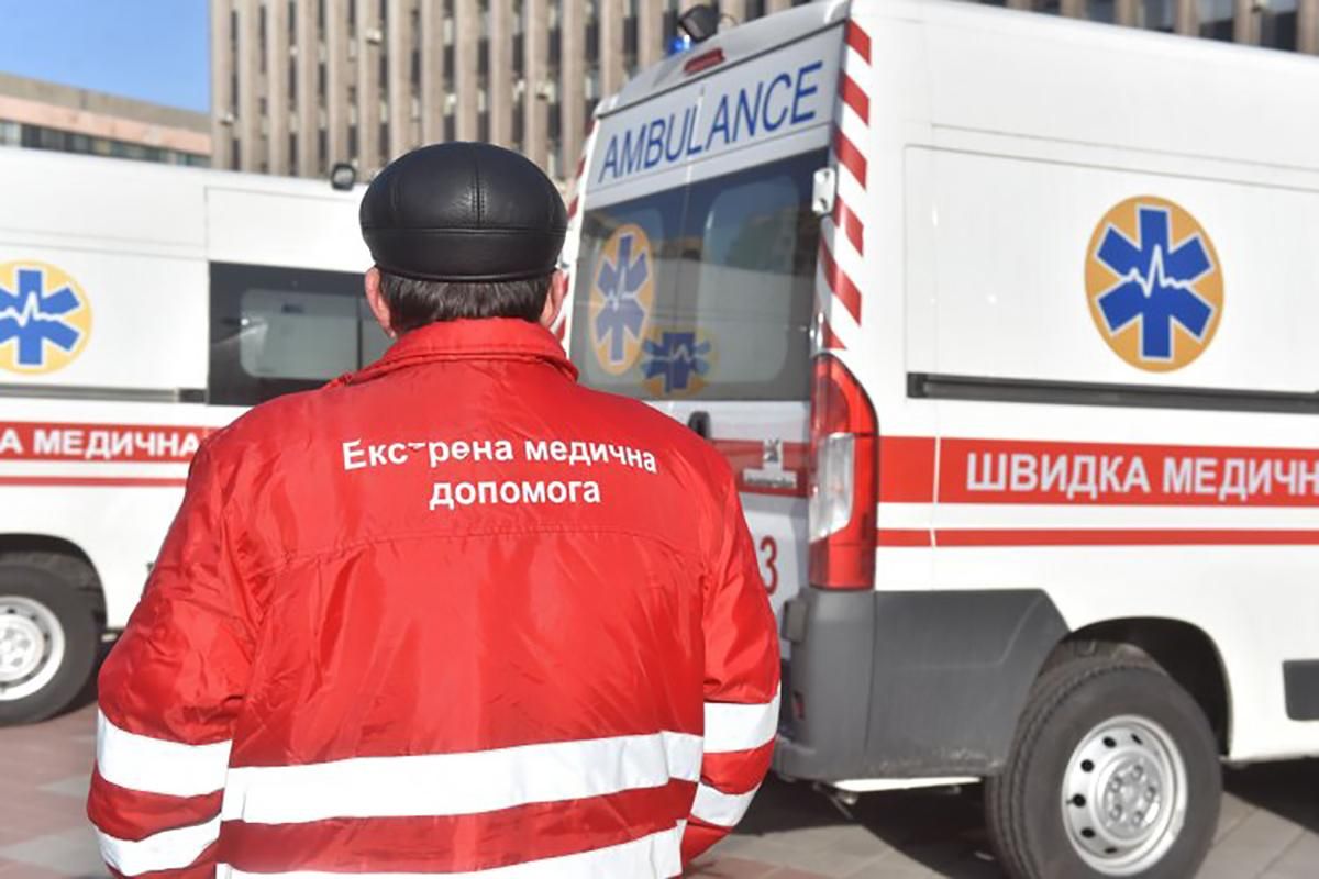 На Харківщині напали на бригаду швидкої: побили водія та санітарку