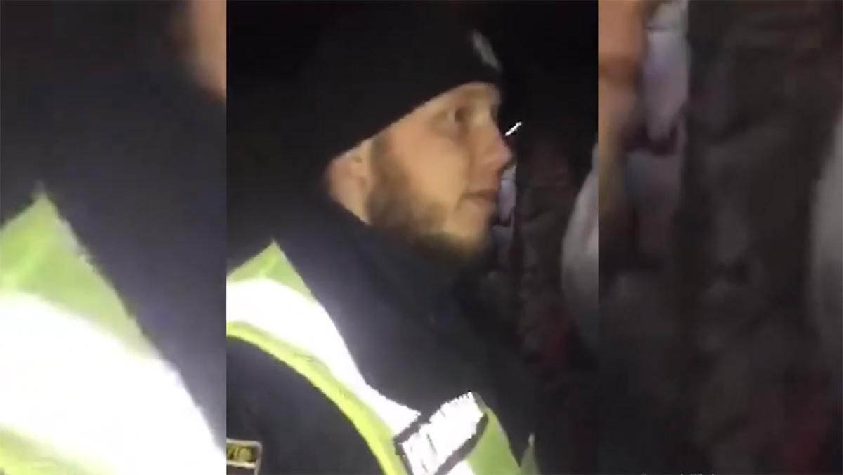 Інцидент зі сльозогінним газом в Миколаєві: правоохоронці чи очевидці Інцидент зі сльозогінним газом в Миколаєві: правоохоронці чи очевидці