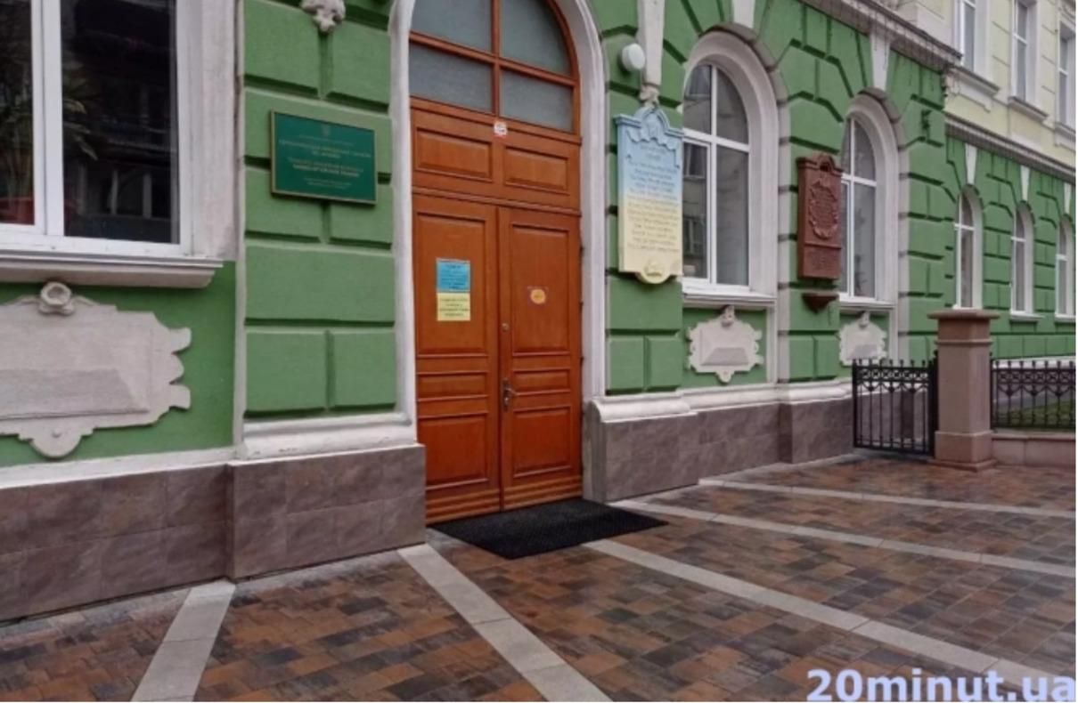 В Тернополе нетрезвая учительница физкультуры побила школьника
