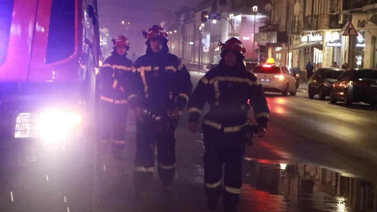 В Киеве 15.03.2021 на Сагайдачного горел ресторан: видео В Киеве 15.03.2021 на Сагайдачного горел ресторан: видео