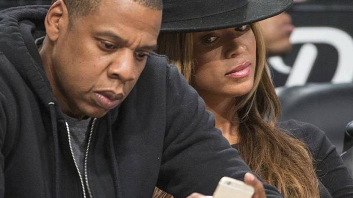 Xiaomi запатентовала технологию для защиты смартфонов от подглядывания Xiaomi запатентовала технологию для защиты смартфонов от подглядывания